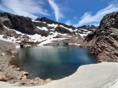 Aventura en la Cordillera del Viento: descubrí la mágica Laguna La Primavera