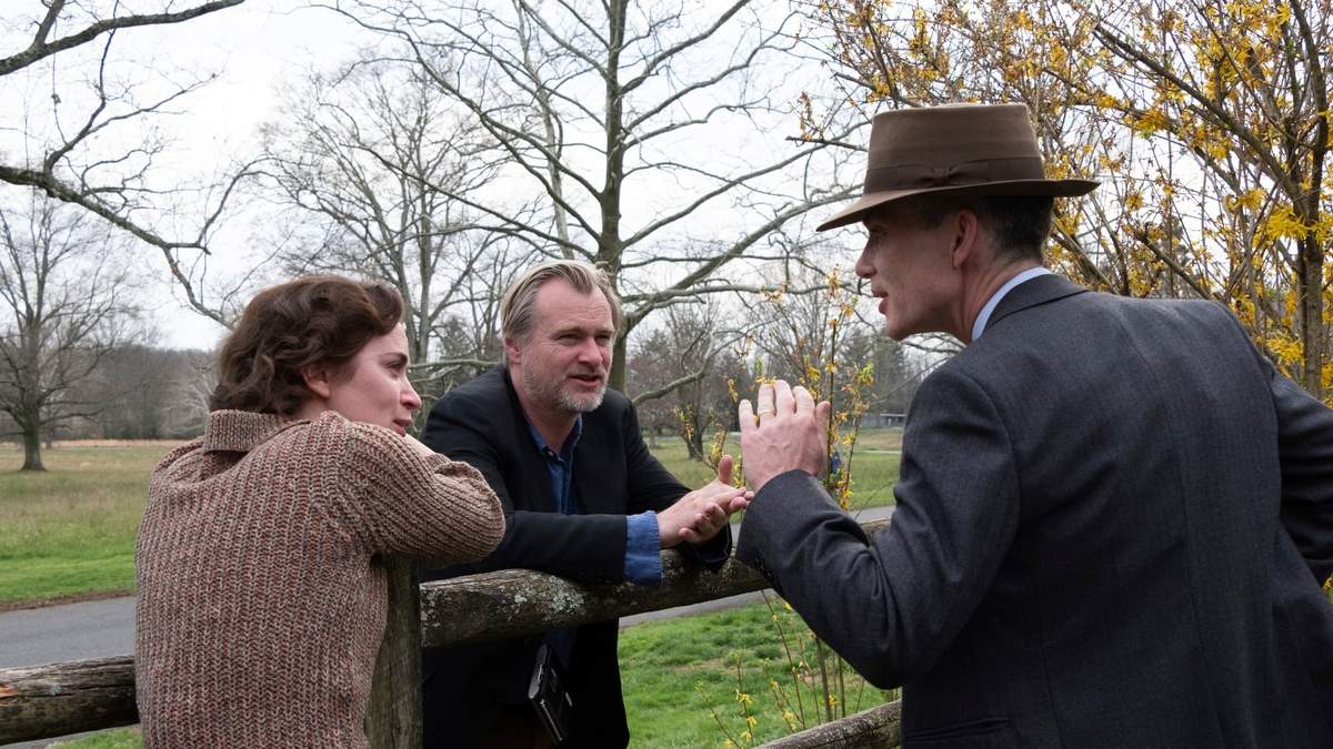 Emily Blunt, Christopher Nolan y Cillian Murphy en el set de "Oppenheimer"