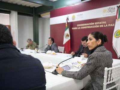 Hallan restos humanos en dos vehículos abandonados en Tuxpan, Veracruz