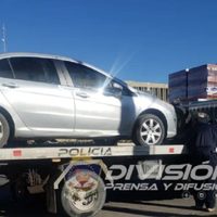 La Policía de Neuquén secuestró un auto y detuvo a dos personas