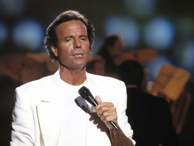 Denunciaron a Julio Iglesias por agresiones sexuales y abuso de poder