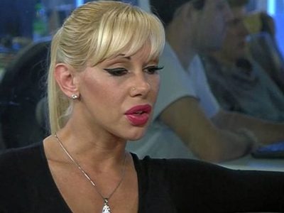 Preocupa la salud de Mónica Farro: no puede pararse y está con tensión nerviosa
