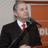 Trabajadores administrativos de la UDLAP respaldan a Derbez