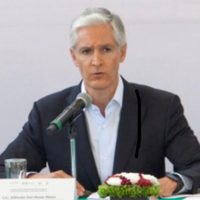 Edomex y Pemex acuerdan envío de 19 mil barriles diarios de gasolina al Valle de Toluca