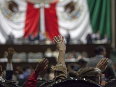 Diputados aprueban ley de Adquisiciones; dejan fuera extinción de fideicomisos