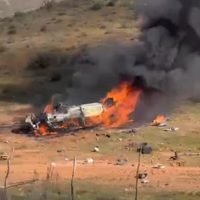 Atacan vehículo y encuentran dos cuerpos en delegación de Ensenada