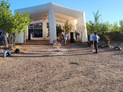 La policía llevó a cabo un operativo en cercanías a una fiesta privada en Mari menuco