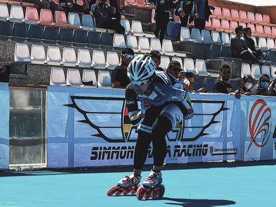 Una patinadora Iraní subió a recibir su premio sin su velo y fue denunciada por el régimen