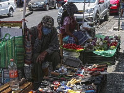 Informalidad en el país alcanzó el 55.5% de la población: Inegi