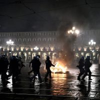 Fuertes protestas en Italia contra nuevas medida para frenar el coronavirus