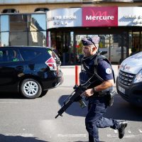 Detienen a tres mujeres que planeaban un atentado yihadista en París