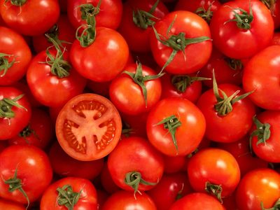 Conservá tus tomates hasta 3 meses fuera de la heladera sin que se pudran con este truco ancestral que no falla