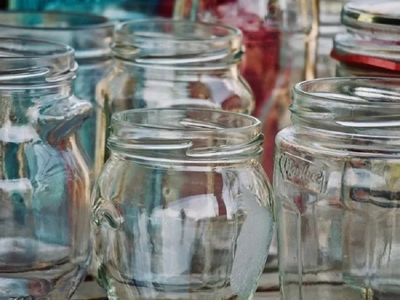 Mirá esta idea de reciclaje con frascos de vidrio que tenés en casa
