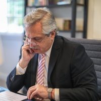 Con un decreto, el Gobierno extendió la prohibición de los despidos sin causa