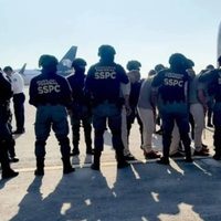 Trasladan a 30 reos de alta peligrosidad a penal de Villa Comaltitlán, Chiapas