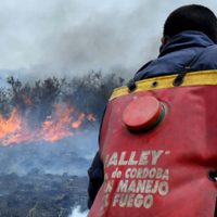 Córdoba: el fuego avanza y se espera que los recursos extingan las llamas cuanto antes