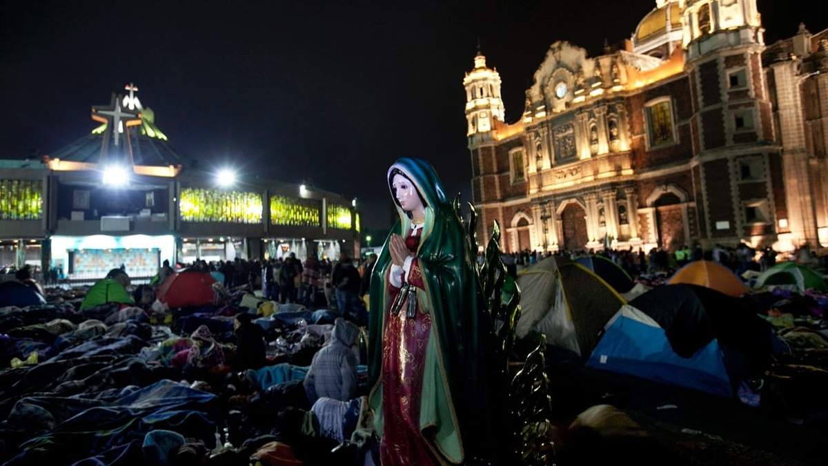 Peregrinos en la Basílica