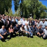 Dirigentes políticos de más de 30 localidades le pidieron a Figueroa que regrese al MPN
