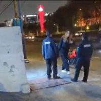 Difunden nuevo video de “Lady Racista” en el que agrede a guardia de condominio