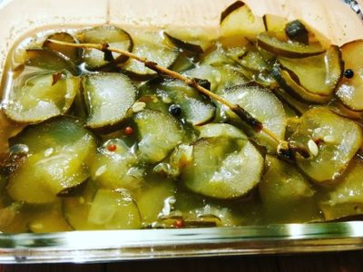 Pepinillos agridulces: en pocos minutos podés preparar esta receta para picotear en alguna juntada