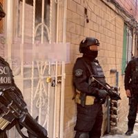 Policía recupera 17 departamentos invadidos en Ejército de Oriente, Iztapalapa