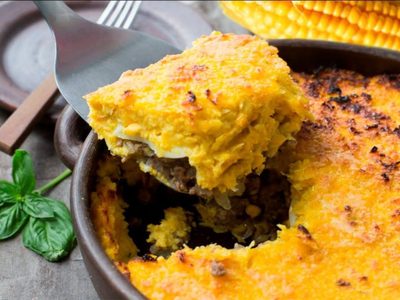 Pastel de carne y choclo: una bomba de receta para este sábado y con lo que sobre del relleno podés hacer empanadas