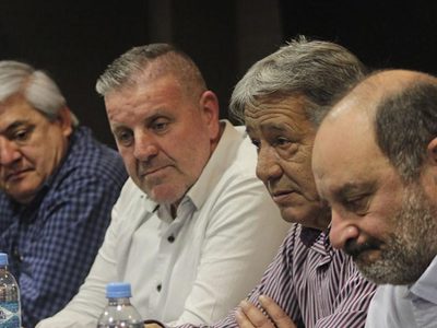 Conflicto salarial: la Federación del petróleo llegó a un preacuerdo con las cámaras empresarias