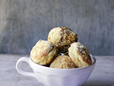 Scones de queso y verdeo: superdeliciosos y fáciles de hacer para una tarde de mate perfecta