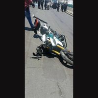 Elemento de la SSC pierde la vida al derrapar motopatrulla en la que perseguía a ladrones