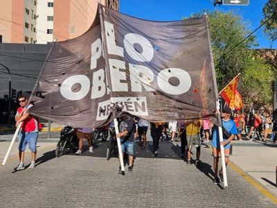 Organizaciones sociales de Neuquén entregaron currículums como modalidad de protesta