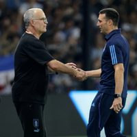 Sorpresa en Uruguay: la incorporación de Bielsa para el partido frente a la Selección Argentina