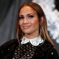 Jennifer López deja impactados a sus fans con este outfit que todos quieren imitar, mirá en detalle