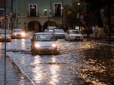 Llega ahora la onda tropical 1; chubascos y lluvias fuertes azotarán el jueves a 20 estados