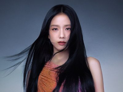 Una gran combinación: el maquillaje coquette de Jisoo, de Blackpink, que dará un toque delicado a tu look