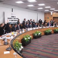 Aprueban dictamen del PEF 2024: No hay recursos para emergencia por Otis, pero sí para megaobras