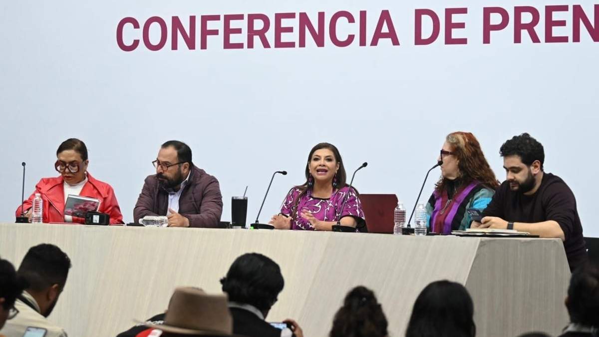 Clara Brugada en conferencia de prensa