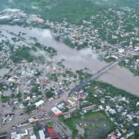 Ya son 4 muertos por lluvias en Veracruz; buscan crear un puente aéreo a zonas incomunicadas