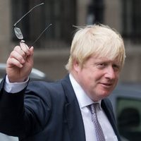 Elecciones en Reino Unido: Boris Johnson barre a la oposición en las urnas