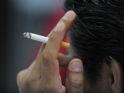 Juez rechaza suspender las restricciones a la publicidad de cigarros
