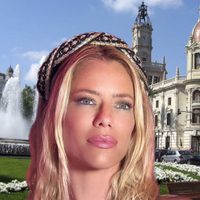 De la mano de su pareja, Nicole Neumann recorrió los más bellos rincones de Valencia
