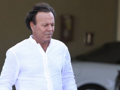 En el ojo de la tormenta: Julio Iglesias podría perder la disputa legal con Javier Santos