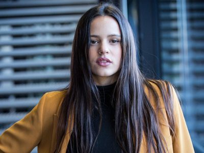 ¡Poderoso mensaje! Rosalía estrenó nuevo tema y sus fans comenzaron a crear teorías