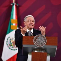 AMLO reta a senador republicano a contestar preguntas sobre fentanilo, consumo de drogas y armas