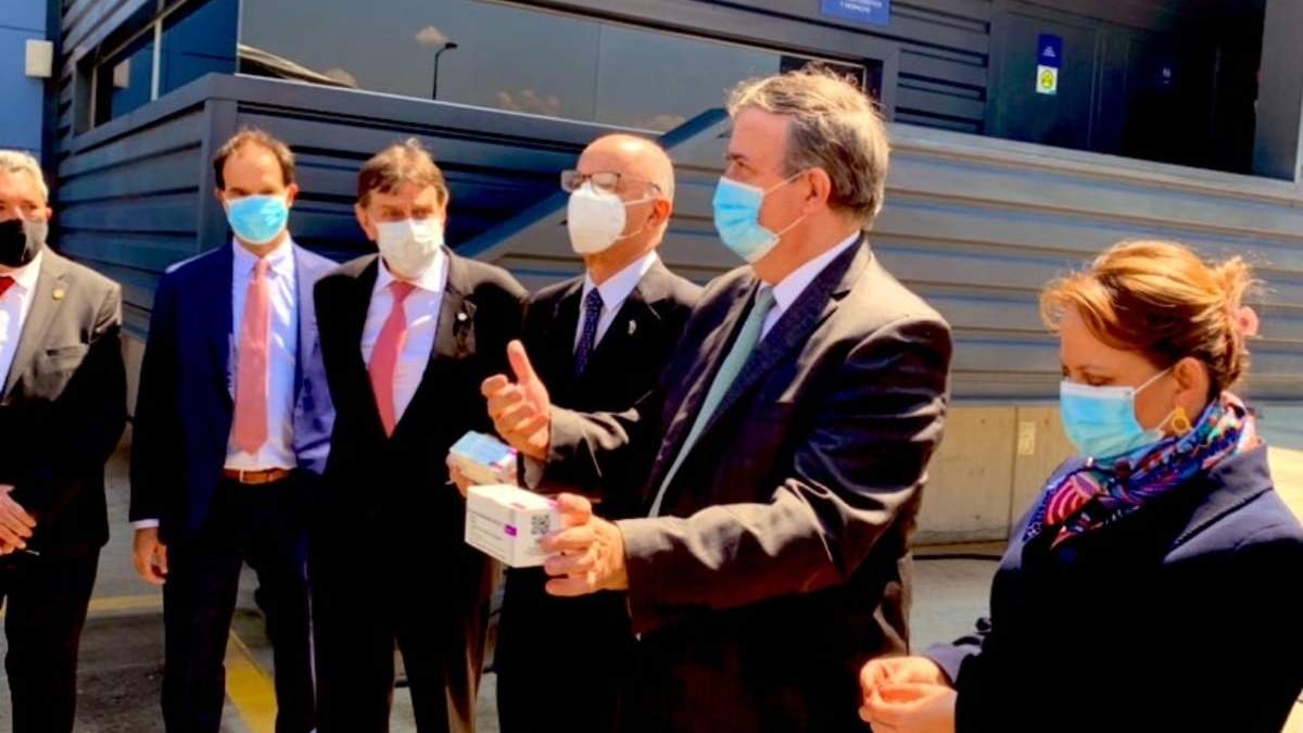 Marcelo Ebrard en la visita a la planta de la farmacéutica Liomont en Ocoyoacac