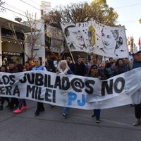 Neuquén se movilizó en contra del veto a las jubilaciones y en apoyo a las universidades