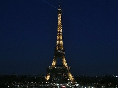 Apagarán temprano luces de Torre Eiffel para ahorrar energía