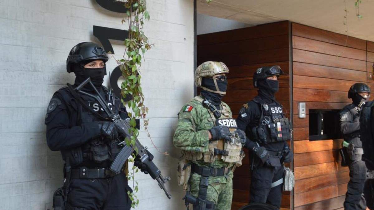 Elementos de la SSC y de la Sedena en el operativo en la colonia Narvarte