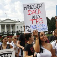 Trump confirma fin del DACA; 'está mal tomar a los dreamers como blanco”: Obama