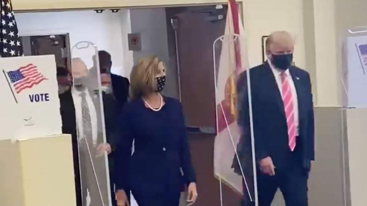 El presidente Donald Trump tras emitir su voto en Florida.