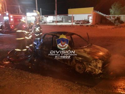 Se les incendió el auto en plena Autovía Norte luego de cargar combustible